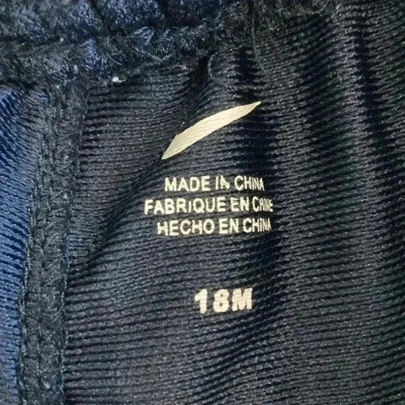 ⭐️ Nike kids shorts in size 18M - Picture 3 of 3